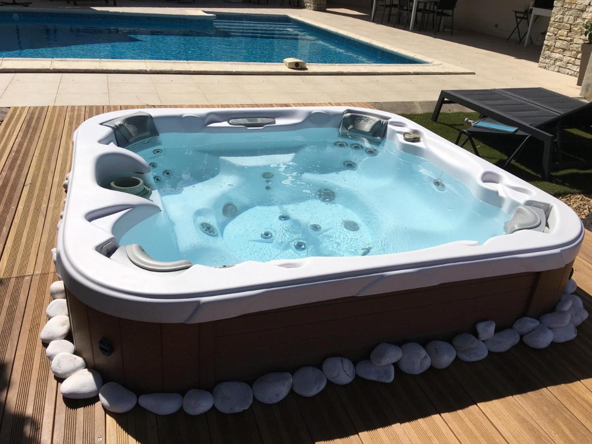 La Villa Mediterranee Wellness Spa Piscine Saint-Drezery Exterior photo